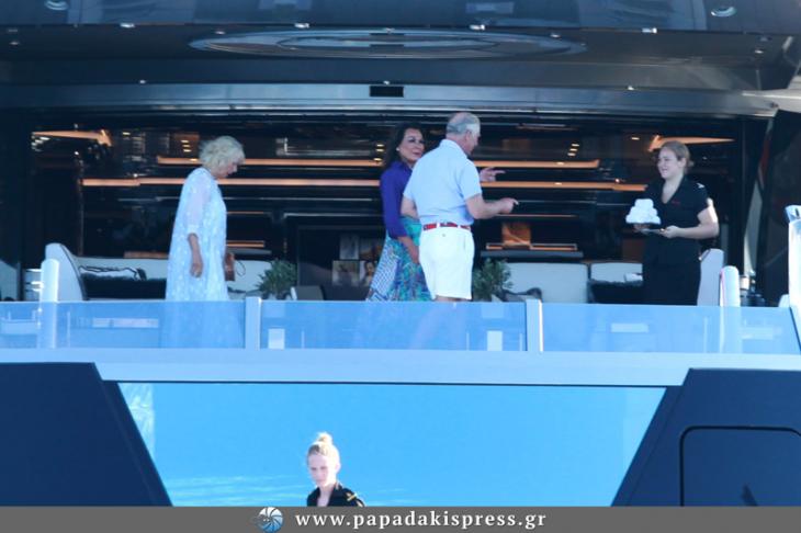  Πρίγκιπας Κάρολος-Καμίλα Πάρκερ: Στο σκάφος των Θόδωρου και Γιάννας Αγγελοπούλου 