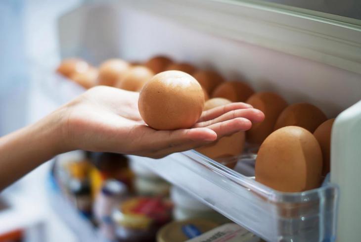 Μη βάζετε τα αυγά στις θήκες της πόρτας του ψυγείου