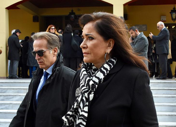 Κηδεία Βασίλη Μπεσκένη: Ράγισαν καρδιές Κηδεία Βασίλη Μπεσκένη: Ράγισαν καρδιές