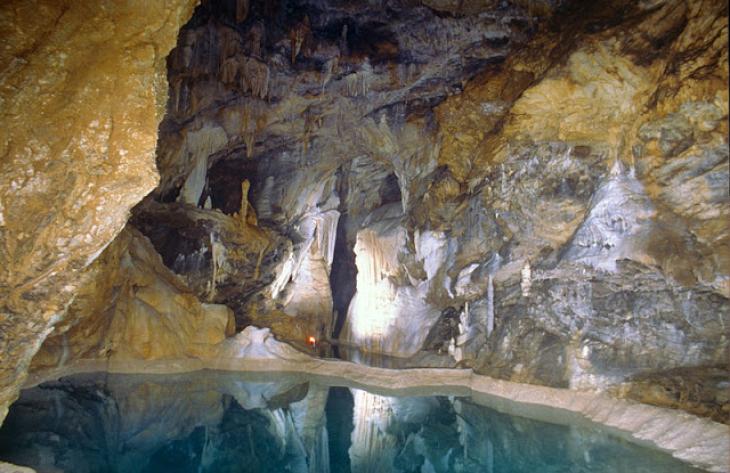 Σπήλαιο Ανεμότρυπας 
