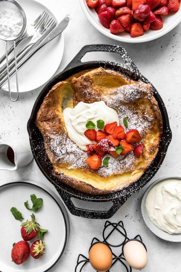 Dutch baby pancake 