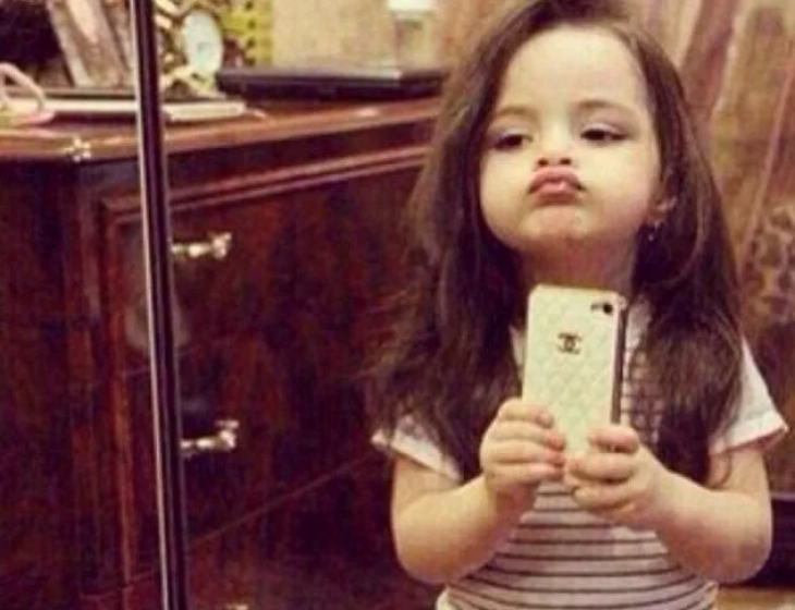 Γιατί οι «selfies» είναι απαγορευτικές για τα παιδιά;