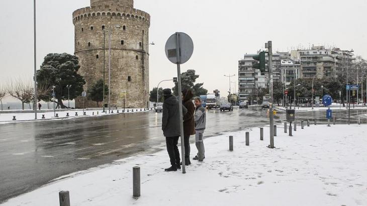 Στα λευκά ντύθηκε η Θεσσαλονίκη 