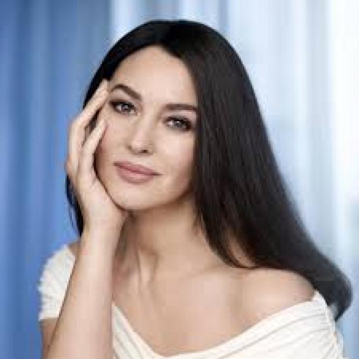 Monica Bellucci: Στην Αθήνα για δύο παραστάσεις 