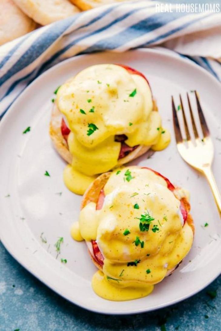 Αβγά ποσέ με σάλτσα hollandaise