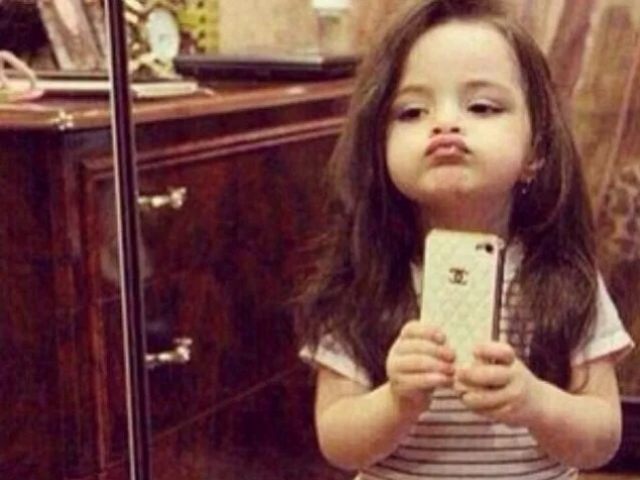 Γιατί οι «selfies» είναι απαγορευτικές για τα παιδιά;