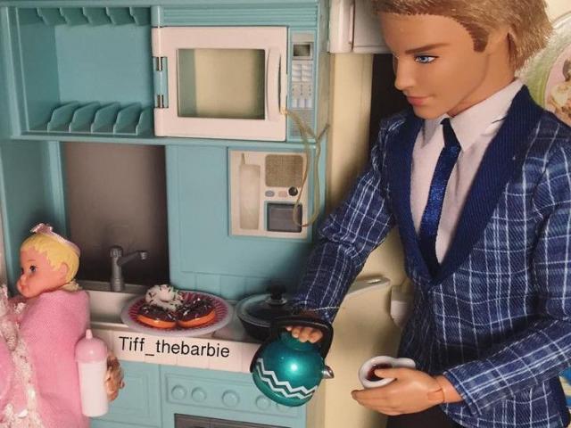 Η Barbie έγινε Millenial μητέρα