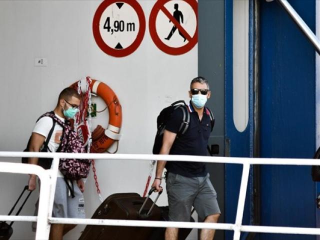 Υποχρεωτική χρήση μάσκας στους εξωτερικούς χώρους των πλοίων 