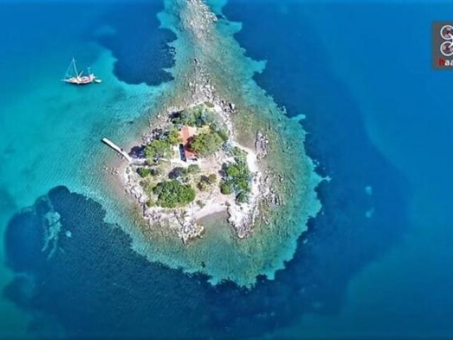 Έρως: Το ελληνικό νησί του έρωτα 